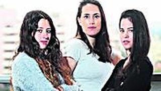 רל קצברג, שרה איינפלד ונינה פוקס