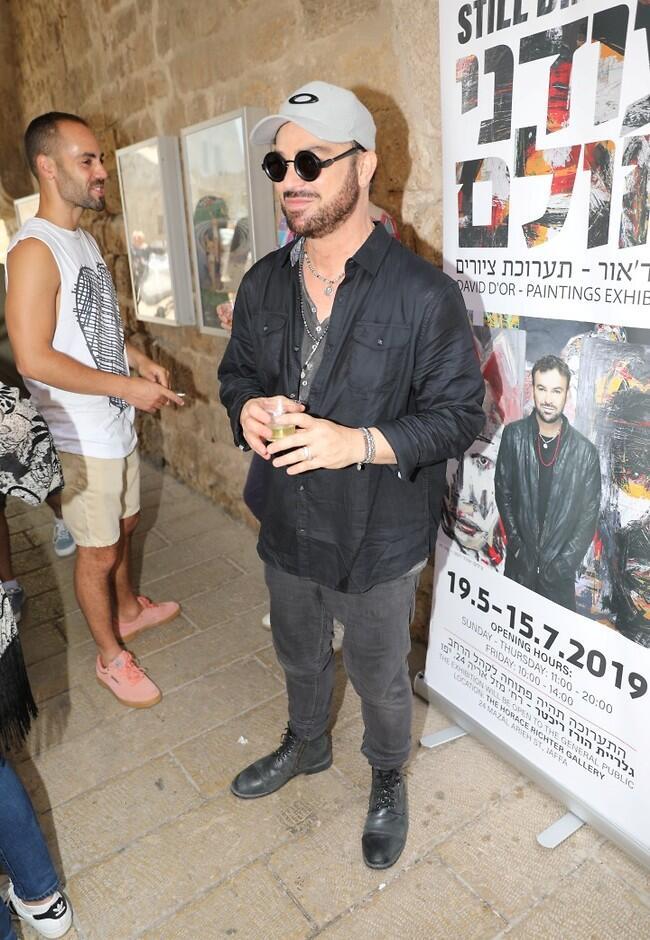 אמנות או נמות