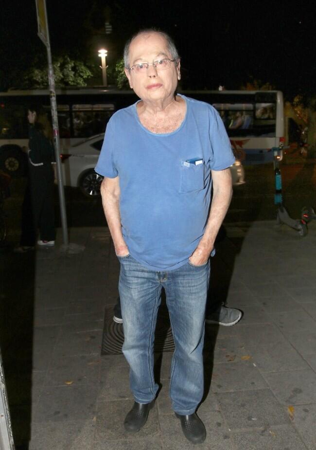 יצא מהחליפה. אמנון אברמוביץ'