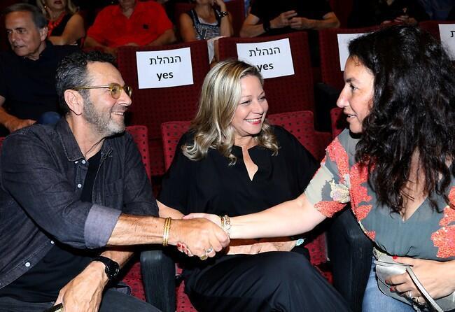 "זה לא בן זוג חדש, זה אחי". דן ומיקי חיימוביץ' (צילום: רפי דלויה) "זה לא בן זוג חדש, זה אחי". דן ומיקי חיימוביץ'