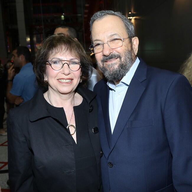 חוזר לפוליטיקה? אהוד ברק ונילי פריאל (צילום: רפי דלויה) חוזר לפוליטיקה? אהוד ברק ונילי פריאל