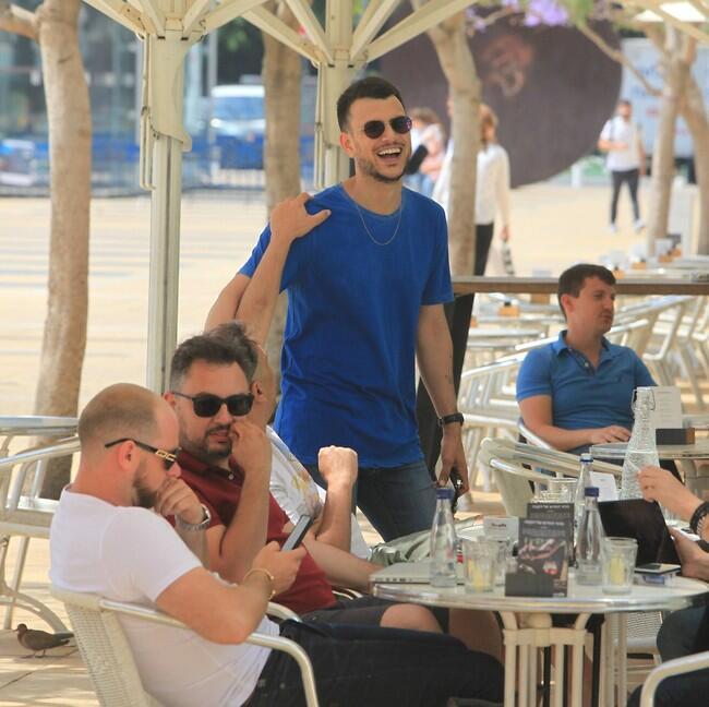 השתבח עם השנים. אסי עזר (צילום: מוטי לבטון) השתבח עם השנים. אסי עזר