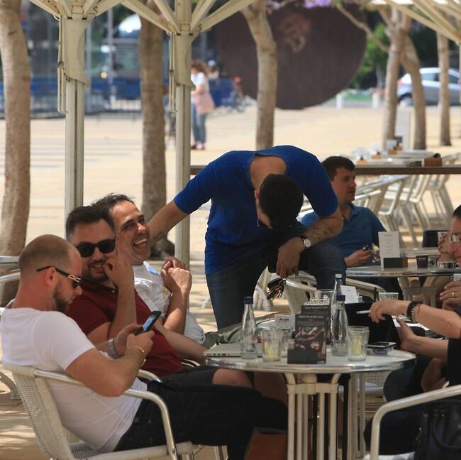 איזה צחוקים (צילום: מוטי לבטון) איזה צחוקים