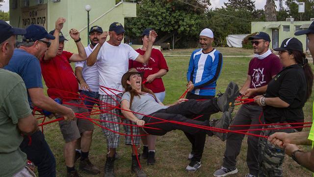 פעילויות קורס "תג היער" של הצופים (צילום: עידו ארז) פעילויות קורס "תג היער" של הצופים