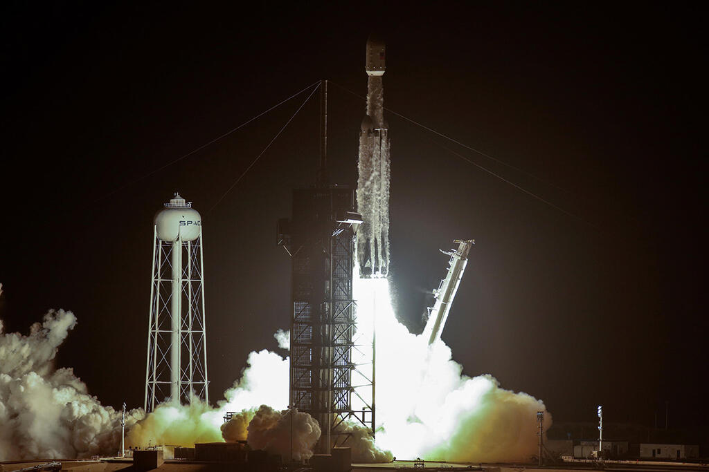 שיגור ספייס איקס SpaceX פלקון כבד