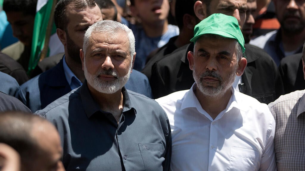 Ismail Haniyeh and Yahya Sinwar (Photo: AFP) Ismail Haniyeh and Yahya Sinwar