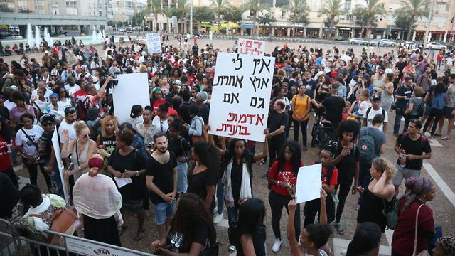 מחאת יוצאי אתיופיה בתל אביב (צילום: דנה קופל) מחאת יוצאי אתיופיה בתל אביב