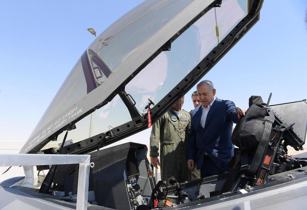 ראש הממשלה בנימין נתניהו ב טייסת מטוסי ה-F-35 מטוס