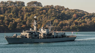 בריטניה HMS Montrose ספינה ספינת מלחמה בריטית מנעה השתלטות איראנית איראן משמרות המהפכה