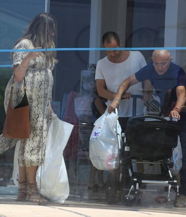 איזה כיף זה שופינג! (צילום: מוטי לבטון) איזה כיף זה שופינג!