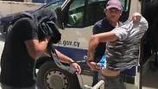 הצעירים החשודים באונס מובאים להארכת מעצר בבית המשפט המקומי באיה נאפה