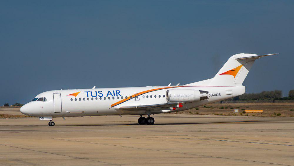 Tus Airways airliner 