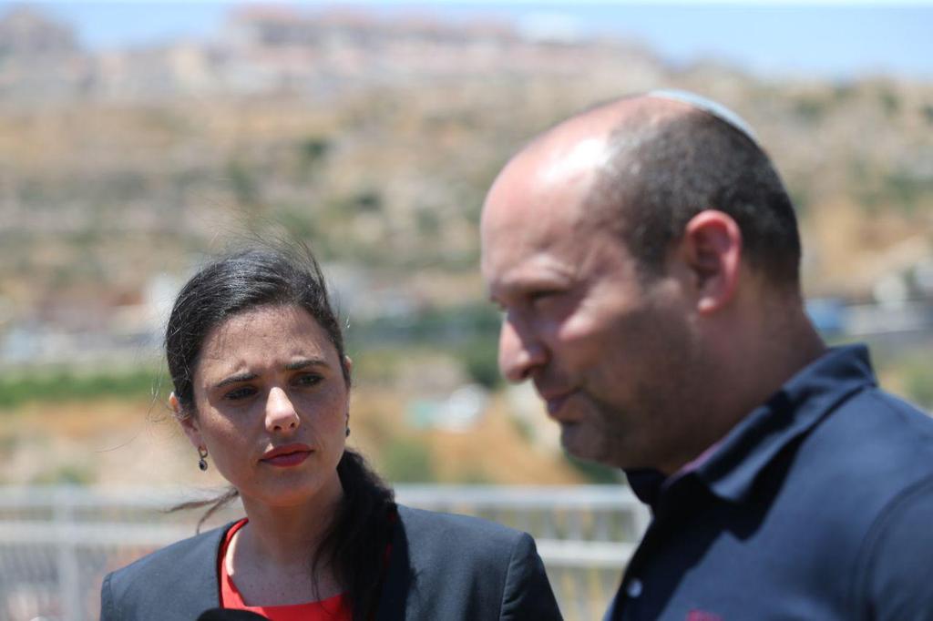 Naftali Bennett and Ayelet Shaked: Likudniks without the Likud (Photo: Alex Kolomoisky) איילת שקד נפתלי בנט סיור יהודה ושומרון אל חאדר הימין החדש