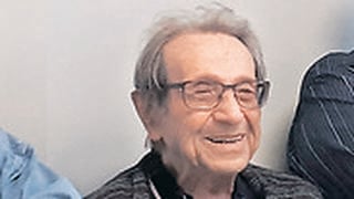 אברהם יבין במרכז יחד עם חיים באר ומאיר שלו ביום הולדתו ה-90
