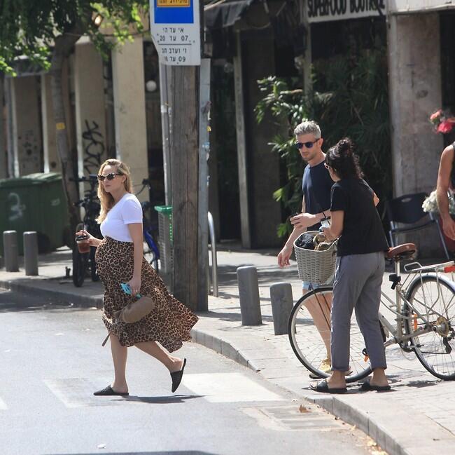 זה רק של שנינו, זורם בינינו. רוני דואני והבעל חן