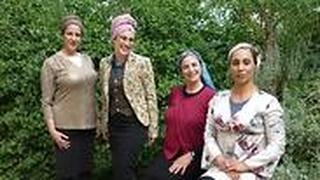 מייסות מפלגת קמ"ה (מימין לשמאל): אזמרה, אילנה, שירן ודרת אמבש