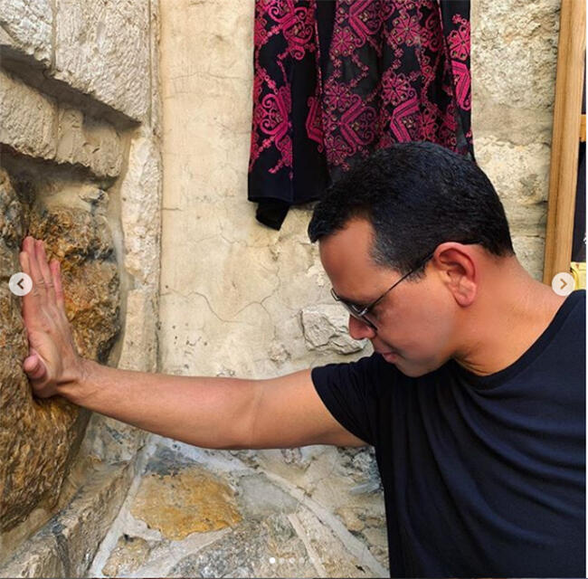 "אלוהים, תעשה שג'יי לו לא תבטל גם איתי את החתונה" (צילום: אינסטגרם) "אלוהים, תעשה שג'יי לו לא תבטל גם איתי את החתונה"