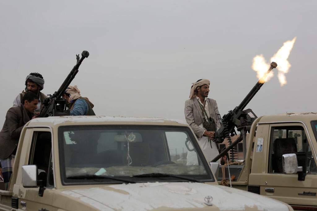 Armed Iranian-aligned Houthi rebels in Sanaa, Yemen, August 9, 2019 (Photo: AP) תימן צנעא מורדים חות'ים חמושים חותים