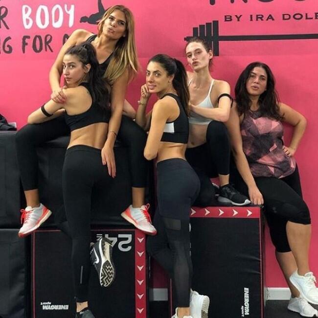 הבנות של פוטין. אירה דולפין, נועם פרוסט, בל אגם, שני גולדשטיין
