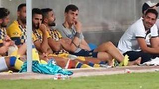 אנדראס יאניוטיס פצוע בספסל