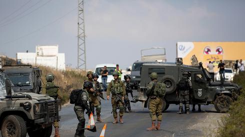 Israeli military raids Ramallah after ties cut - Palestinians sources