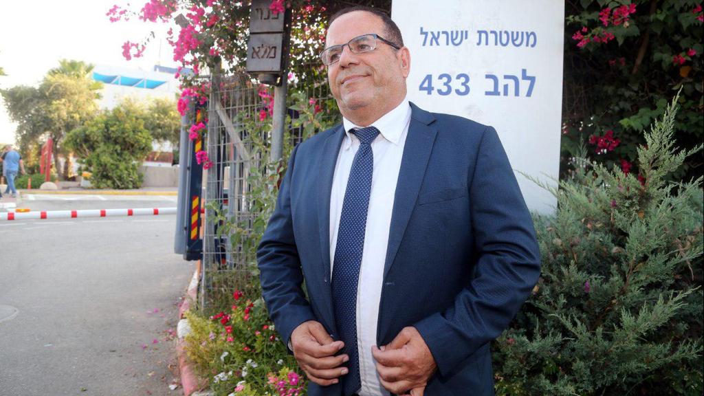איוב קרא מגיע ל להב 433 לוד