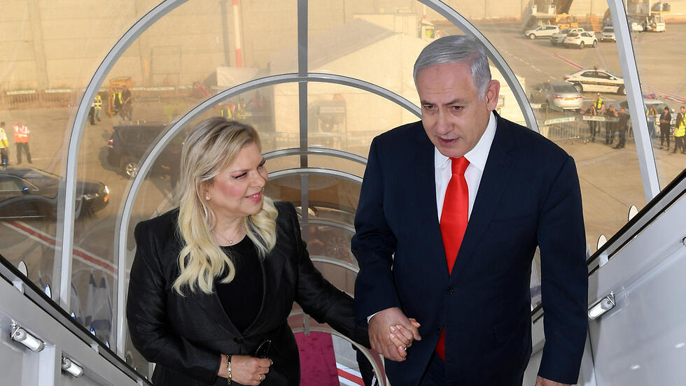 המראה ראשונה זה חמישה חודשים. נתניהו ורעייתו בנתב"ג (צילום: חיים צח, לע"מ) ראש הממשלה בנימין נתניהו ורעייתו שרה ממריאים לביקור מדיני בלונדון