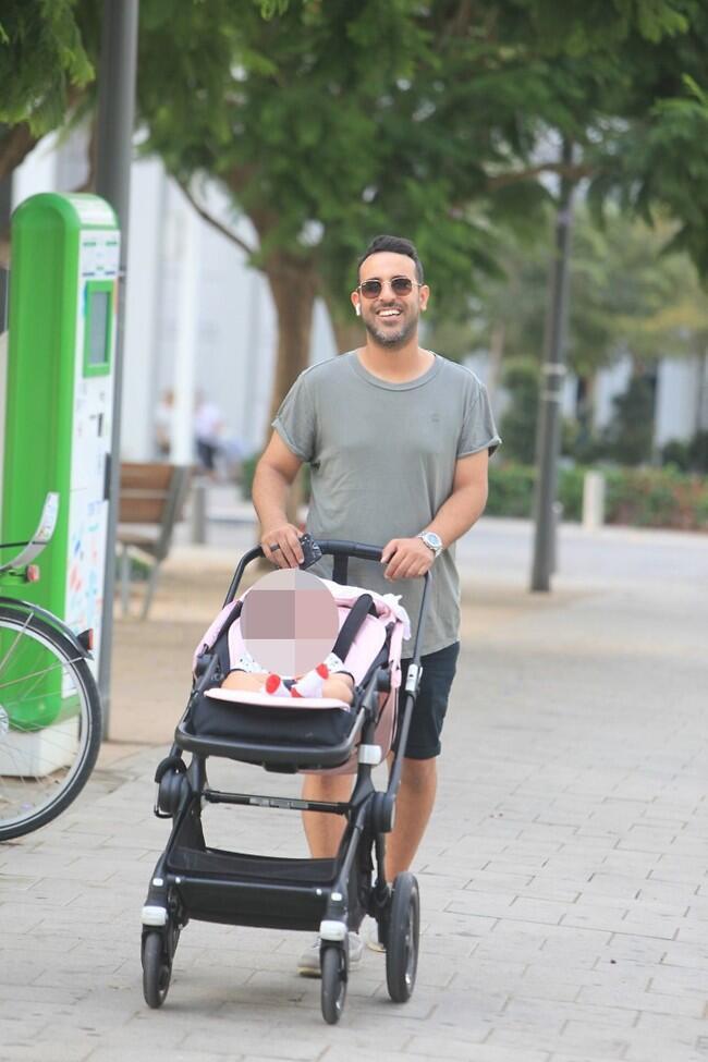 כזאת ילדה, איך אפשר שלא להיות מבסוט