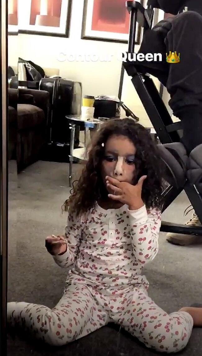 איפור עדין סך הכל (צילום: אינסטגרם) איפור עדין סך הכל