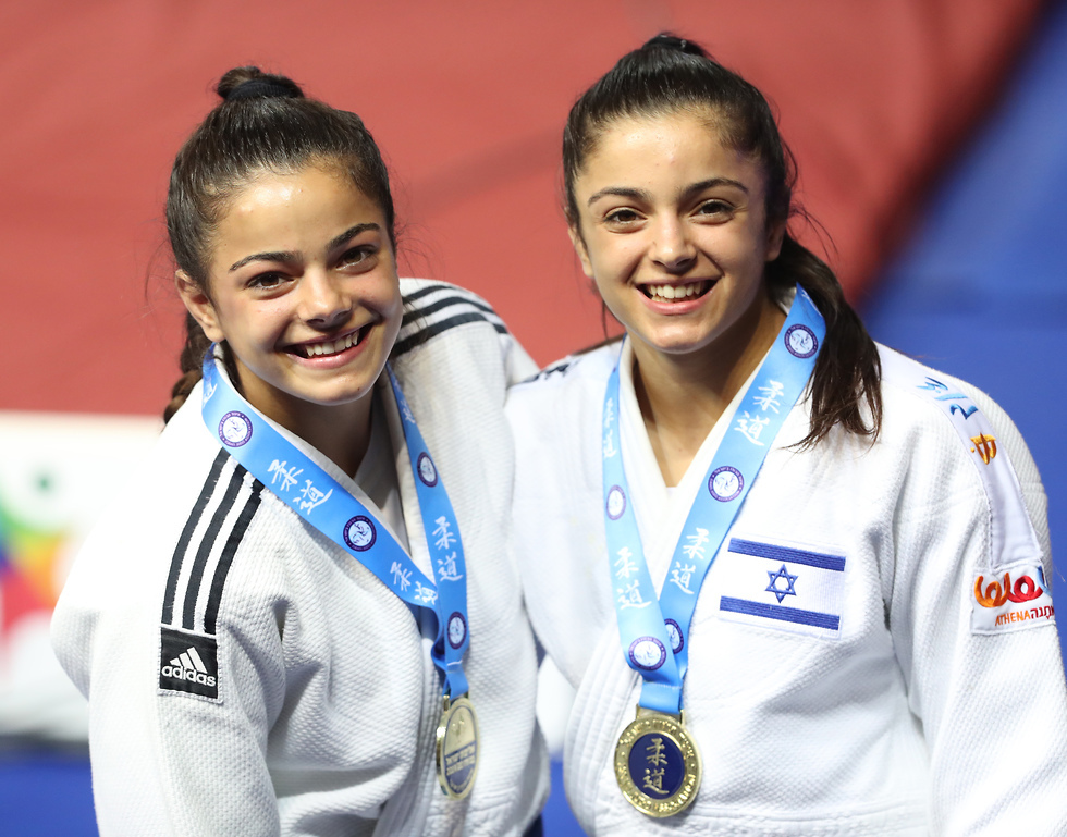 גפן (מימין) וכרם פרימו. האחות הקטנה רושמת הצלחה גדולה (צילום: אורן אהרוני) גפן וכרם פרימו