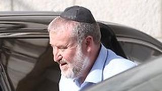 אביחי מנדלבליט בכניסה למשרד המשפטים