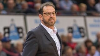 שרון דרוקר על הקווים