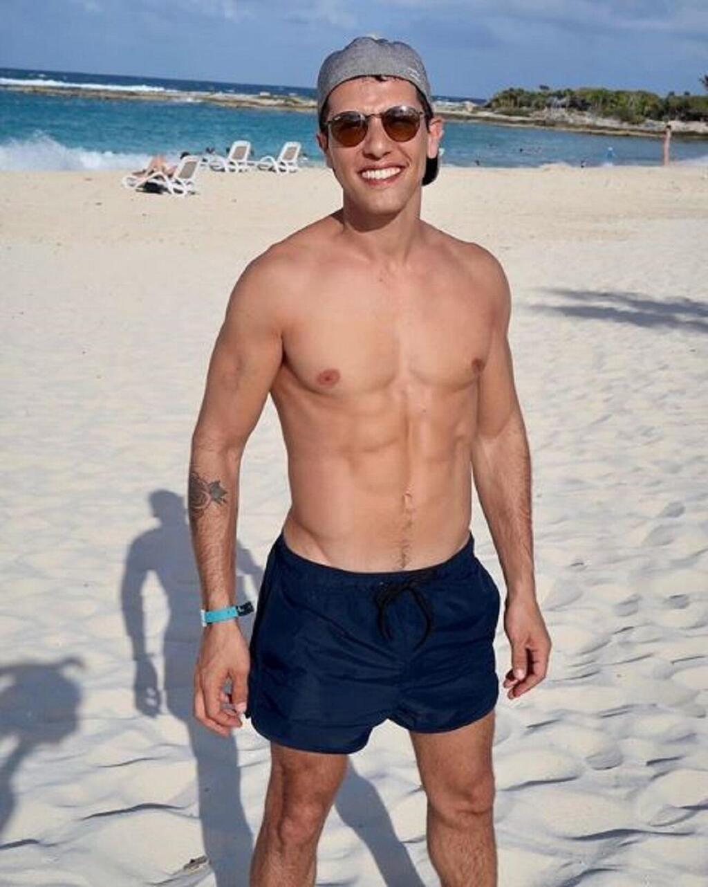 אתם בחרתם. הראל סקעת הוא מלך החוף