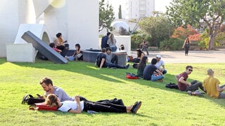 הקורונה השאירה את הסטודנטים בבית ושינתה את הרגלי הלימוד