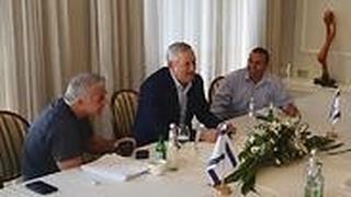 בני גנץ, זאב אלקין ויריב לוין לקראת ישיבת המשא ומתן בין הליכוד וכחול לבן להרכבת הממשלה