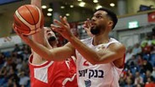 טרנט לוקט בפעולה