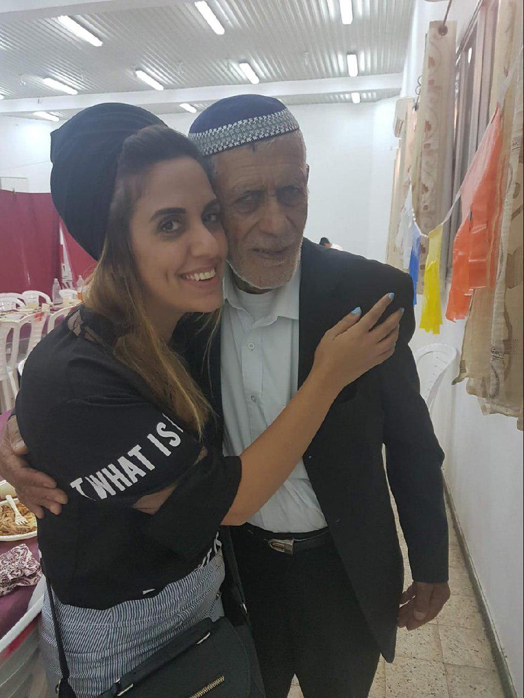 רחמים ונכדתו האהובה (צילום: אוסף משפחתי) רחמים
