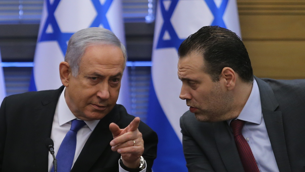 מיקי זוהר ובנימין נתניהו (צילום: אלכס קולומויסקי) מיקי זוהר ובנימין נתניהו