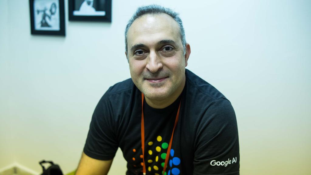 פרופ' חזן. יש מחקר שאפשר לעשות רק בחברות גדולות (צילום: דרור סיתהכל) שיחה על בינה מלאכותית