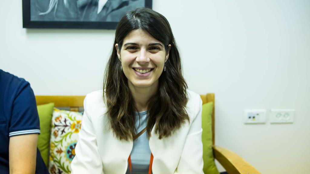 ד"ר קירה רדינסקי. להכניס יכולות אנושיות ללמידת מכונה (צילום: דרור סיתהכל) שיחה על בינה מלאכותית