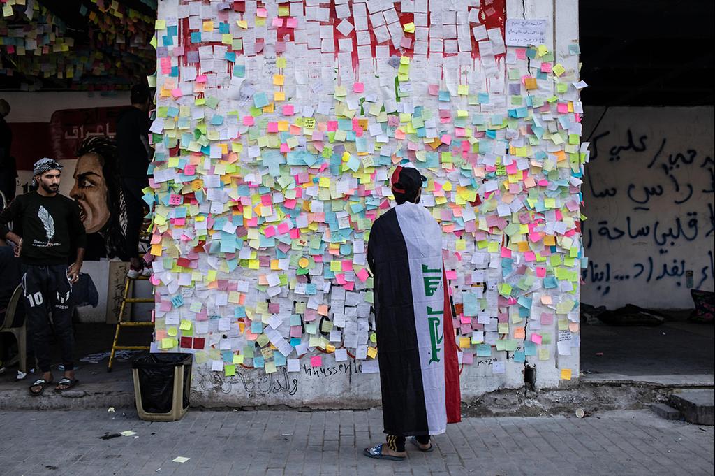 The 'Wall of Wishes' (Photo: Getty Images) קיר ה משאלות פתקים עיראק בגדד