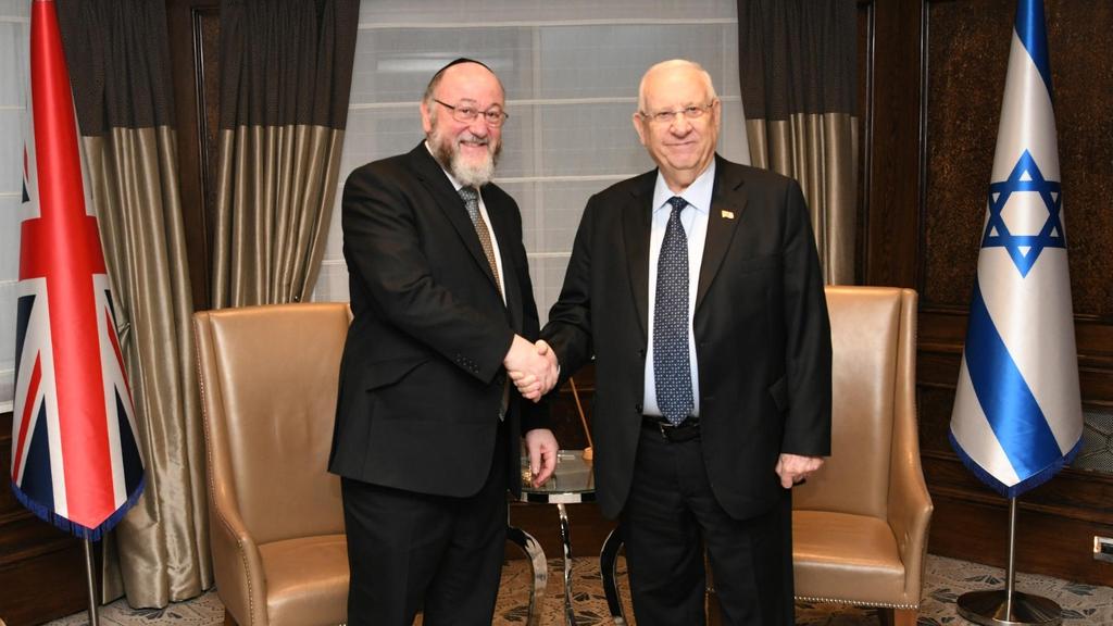 President Reuven Rivlin and British Chief Rabbi Ephraim Mirvis meeting in London (Photo: GPO) President Reuven Rivlin and British Chief Rabbi Ephraim Mirvis meeting in London on Wednesday