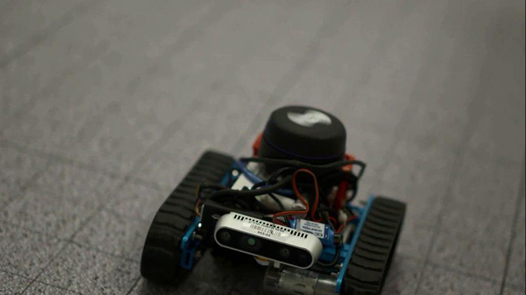 The tiny vehicle that helps control the drones (Photo: Rafael Advanced Defense Systems) רחפנים זעירים