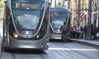 סכנות סביב מסילות הרכבת הקלה בירושלים בעקבות מותה של תמר פניגשטיין