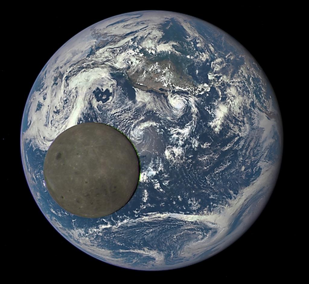 The moon orbiting the Earth (Photo: NASA) Earth