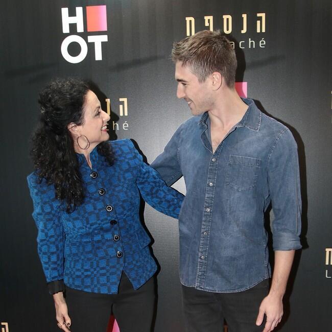 אנחנו מפריעים? עומר דרור וחנה אזולאי הספרי (צילום: ענת מוסברג) אנחנו מפריעים? עומר דרור וחנה אזולאי הספרי