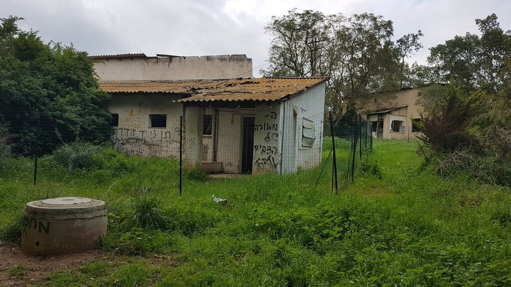פנימיית בית הנערה בהוד השרון (צילום: אסף קמר) פנימיית בית הנערה בהוד השרון