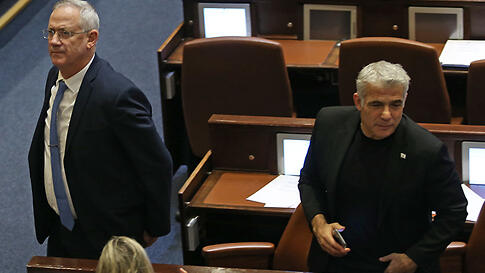 Blue and White's Benny Gantz and Yair Lapid (Photo: Alex Kolomoisky) Blue and White's Benny Gantz and Yair Lapid