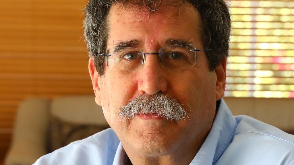פרופ' דן בן-דוד (מור ברנשטיין) פרופ' דן בן דוד