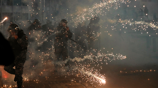Riots in Beirut (Photo: Associated Press) Riots in Beirut